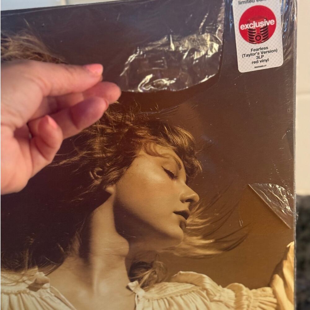 Taylor Swift NWT | Fearless Taylor's Version exclusive red 3LP vinyl records TV - Picture 4 of 8
